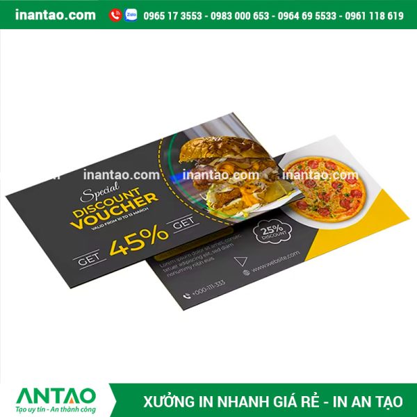 Cận cảnh mẫu voucher quà tặng (gift voucher) có thiết kế sang trọng với màu vàng gold ép kim