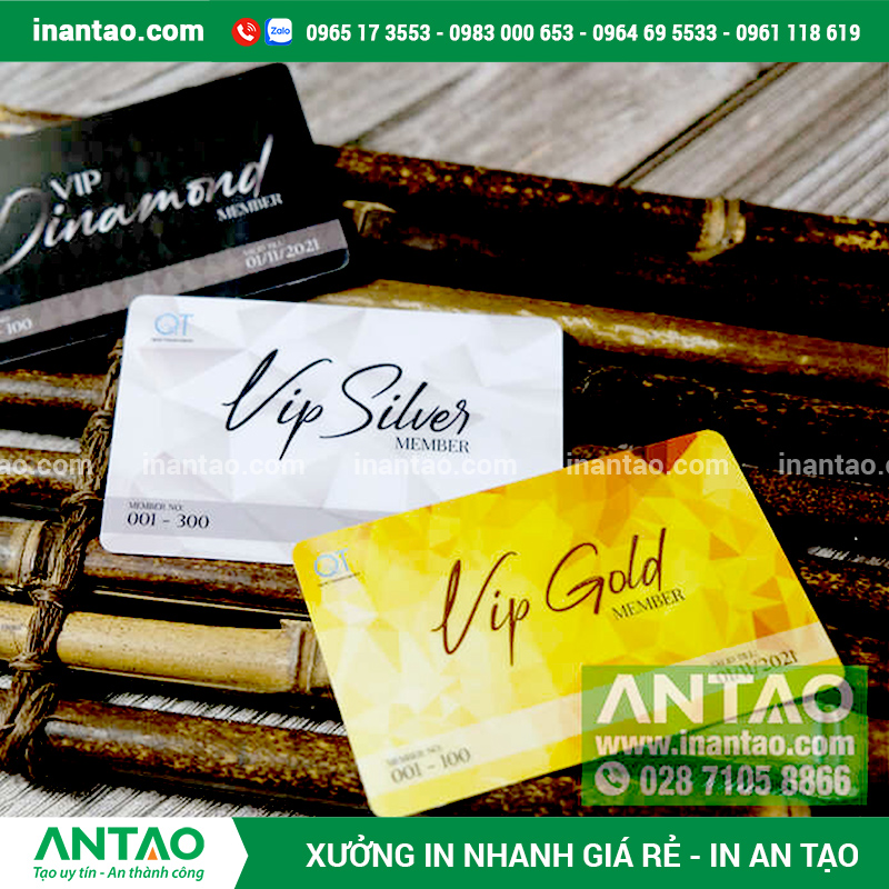 ảng Báo Giá In Thẻ Nhựa Rẻ Nhất Bảng báo giá chi tiết dịch vụ in thẻ nhựa giá rẻ tại xưởng An Tạo, cam kết giá gốc không qua trung gian cho khách hàng tại TP HCM và Hà Nội.