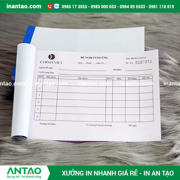 Các cuốn phiếu thu, phiếu chi được in ấn và đóng cuốn cẩn thận cho doanh nghiệp.