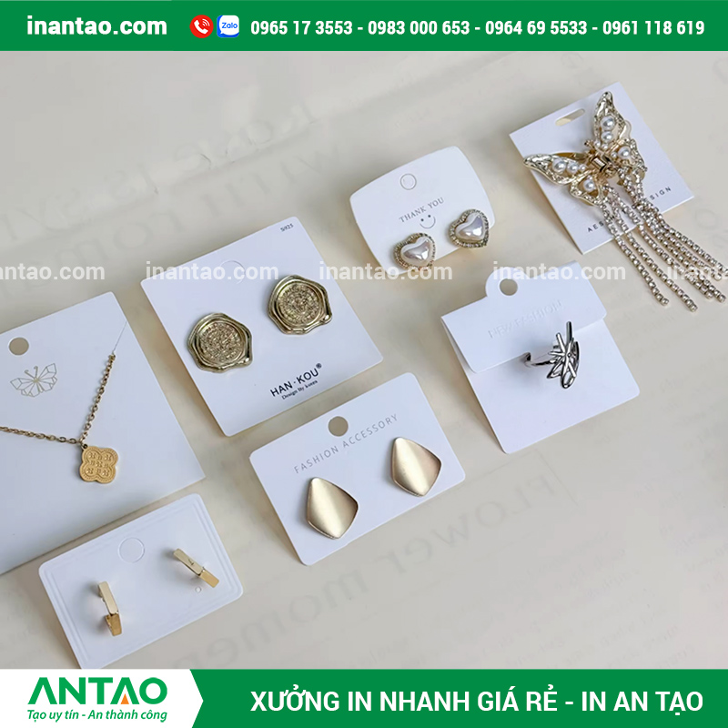 In Tem Trang Sức Lấy Ngay Tại TP HCM tem trang sức vừa được in xong bằng máy in kỹ thuật số, sẵn sàng giao ngay cho khách.