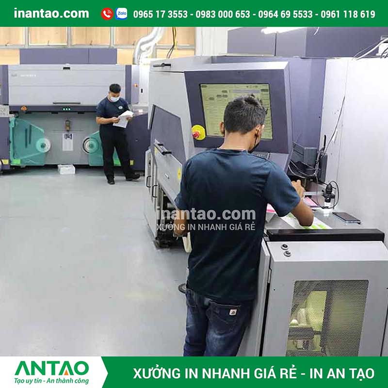 Hình ảnh nhà xưởng in ấn của công ty An Tạo tại Hà Nội, chuyên sản xuất tem nhãn sản phẩm.