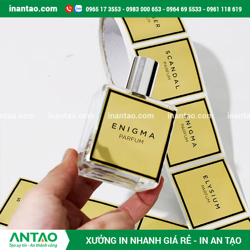 In Tem Decal Xi Bạc Cao Cấp tem decal xi bạc sang trọng dán trên hộp đựng nước hoa màu đen.